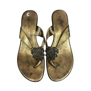 A. Giannetti thong leather 8 1/2 shimmery bronze ornate made in Italy 2.5 heel
